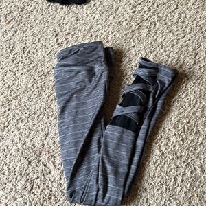 Gray leggings with detail
